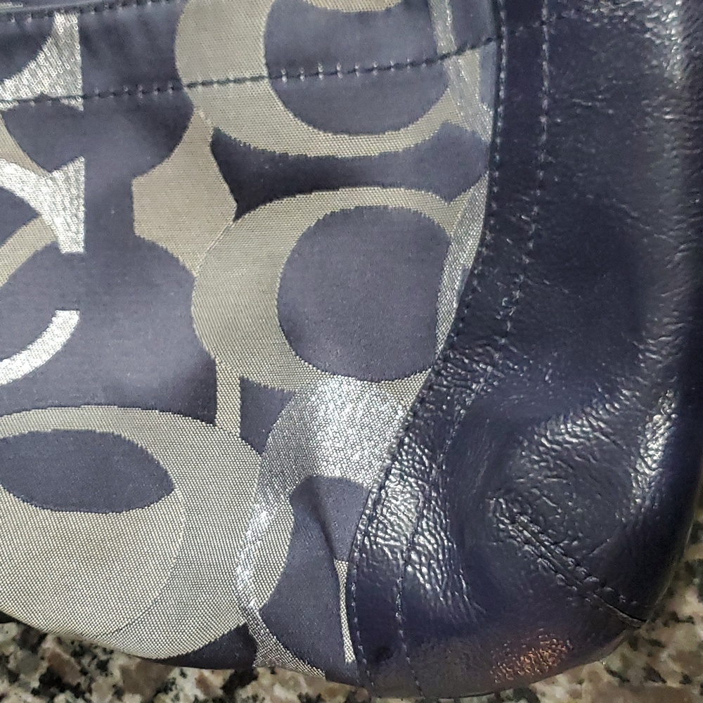 Coach Handbag 👜 - Picture 10 of 15